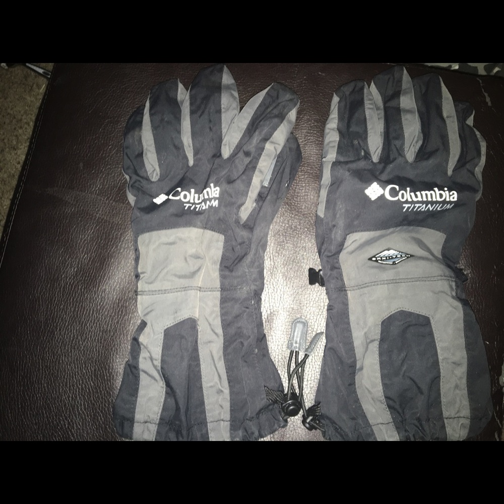 Columbia ski gloves